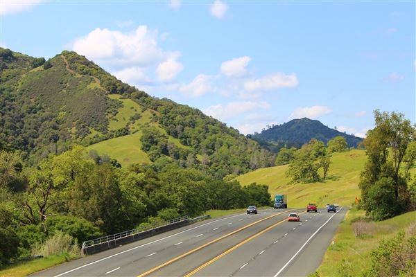 Redwood Highway - Highway 101 - Cloverdale to Ukiah - Highway 101 - looking northward; 7.8 miles south of Hopland (4/18/2017 - Credits: Kellen Lim)