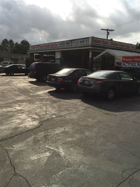 Universal Complete Auto Care (8/15/2018 - Credits: Steve Ibrahim)