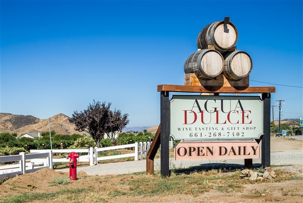 Agua Dulce Winery and Vineyards (9/23/2020 - Credits: Kevin Dole - Home3D.us - 818 568 8876)