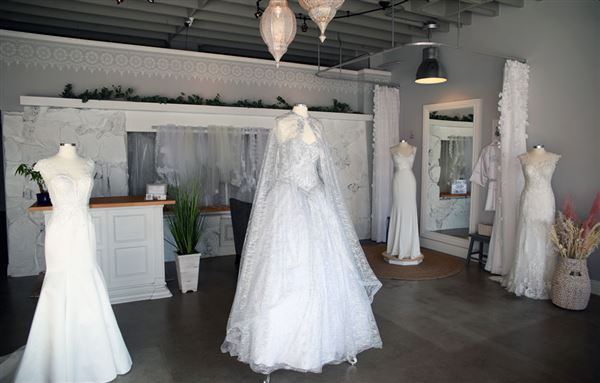 Torrance Bridal Salon & Barber Shop w/parking lot (1/31/2021)