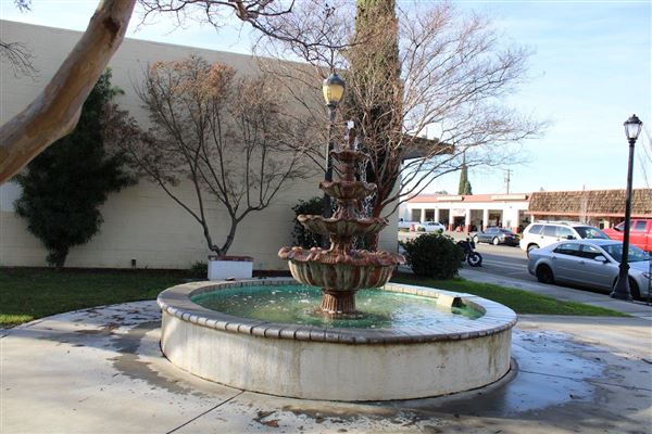 Martini Plaza (3/1/2022 - Credits: Film Tehama)