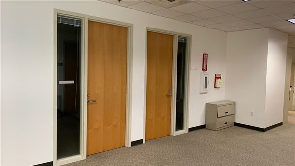 Junipero Serra State Building - Department of General Services (DGS) - Vacant 8th Fl. Cubicles, Office and walkways. (8/3/2022 - Credits: Brandy Davis)