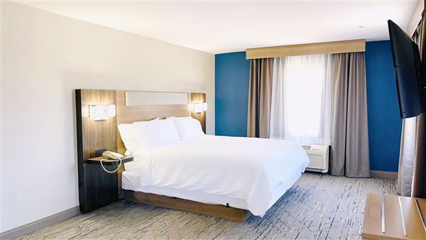 Holiday Inn Express & Suites Frazier Park (3/28/2023 - Credits: Holiday Inn Express)