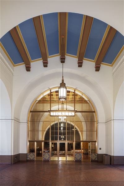 Union Station, Los Angeles - Historic Glass Arch (9/23/2021 - Credits: Hollywood Locations)