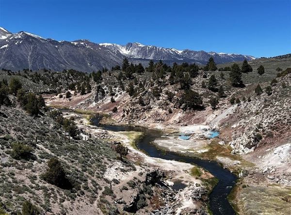 Cinnamon Bear Inn - Mammoth Lakes (10/6/2023 - Credits: Cinnamon Bear Inn)