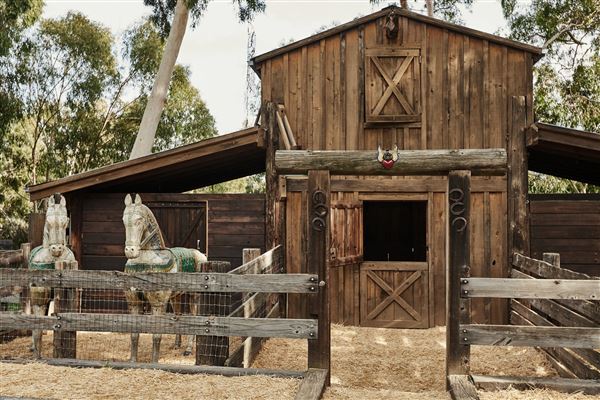 Elsewhere Topanga - THE BARN (1/24/2020 - Credits: Margaret Mentaberry)