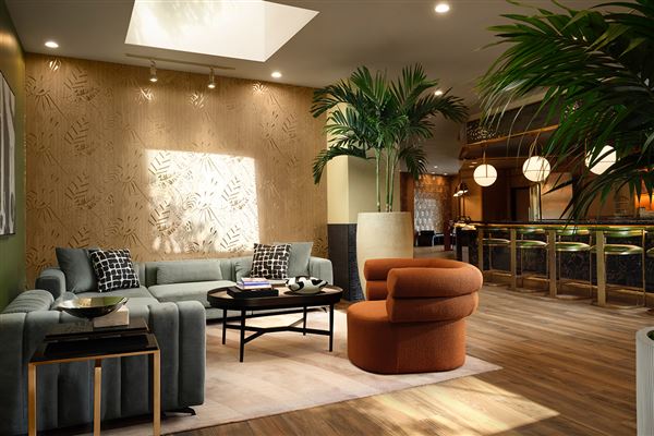 Burton House, Beverly Hills, A Tribute Portfolio Hotel - Lobby (3/25/2024 - Credits: R BENSON)
