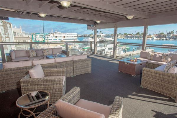 Waterfront Lounge & Garden @ Newport Harbor - City Cruises (5/14/2024 - Credits: Photo Courtesy of City Experiences)