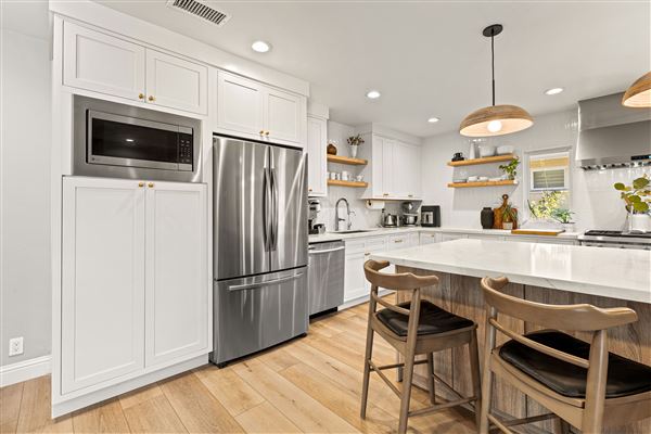 Modern kitchen and dream family room (5/26/2024 - Credits: Lonnie Silberling)