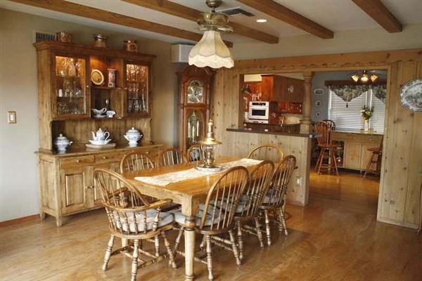 Ranch House Cedar Natural Wood 1960 Diamond Windows (6/10/2024 - Credits: Harry farrar)