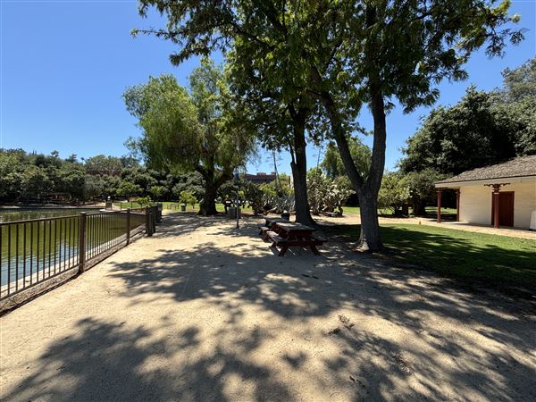 Los Encinos State Historic Park (SHP) adjacent to currently closed Lakeside Restaurant & Lounge (7/12/2024 - Credits: Brandy Davis)