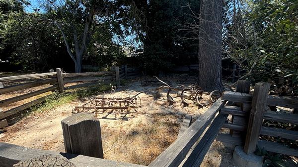 Los Encinos State Historic Park (SHP) adjacent to currently closed Lakeside Restaurant & Lounge (7/12/2024 - Credits: Brandy Davis)