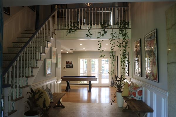 Suburban House Van Nuys (7/18/2024 - Credits: submitted by: Susan Krieg)