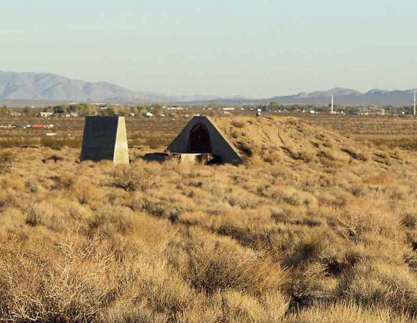 Inyokern Airport Bunkers - Airport ID: KIYK (12/31/2003)