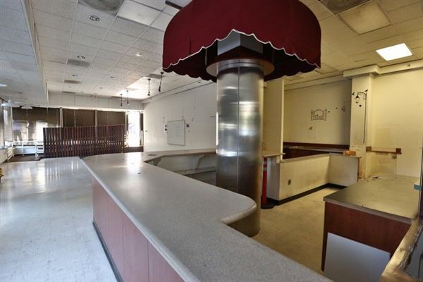 Wilshire Colonnade - Empty Restaurant (9/17/2024 - Credits: Cap Equity)