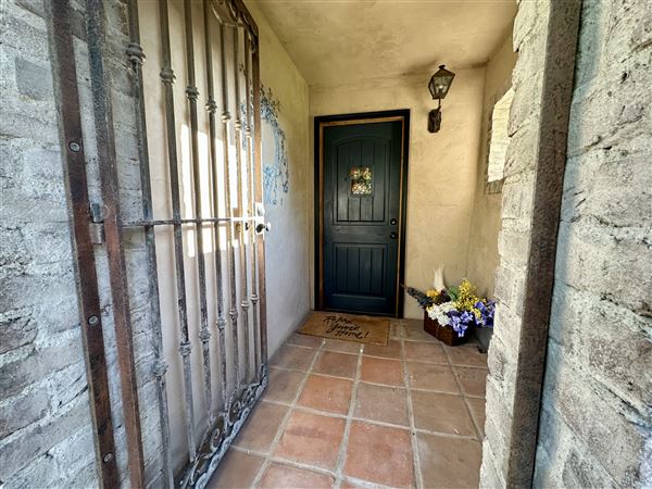 ITALIAN VILLA FARMHOUSE ca. 1930 (12/5/2024 - Credits: submitted by: Gretchen Lynn Spence)