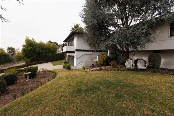 Henderson Home (12/11/2024 - Credits: Diana Henderson Photography)