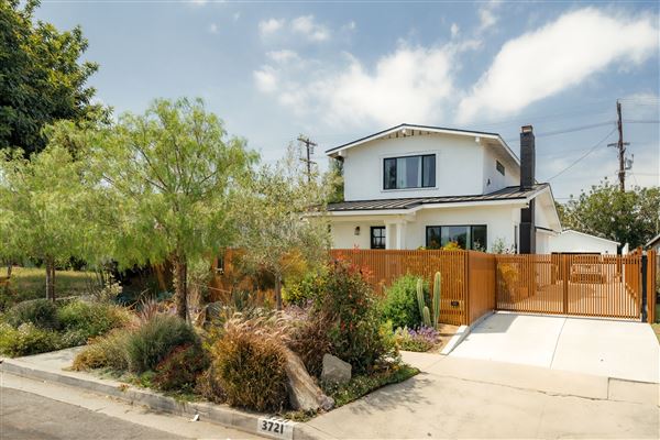 Casa Trece (1/25/2025 5:16:34 PM - Credits: submitted by:)