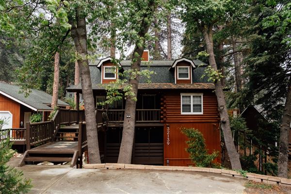 The Lightning Lodge (6/24/2024 - Credits: Ben Neuhaus)