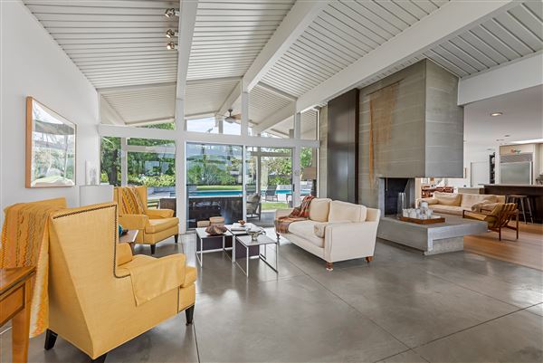 Club Drive Mid Century Home (4/1/2024 - Credits: submitted by: Leo Grifka)