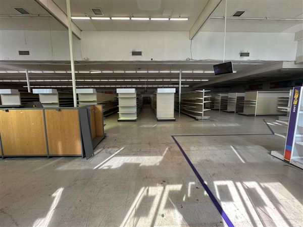 Former Big Lots Store (Vacant) - Inglewood (4/9/2025 - Credits: Robhana Group)