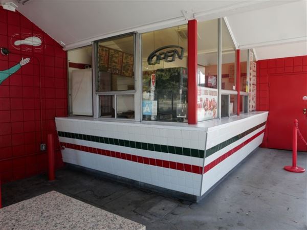 1960s Modern Restaurant Drive Thru (7/23/2024 - Credits: Dave Mortell)