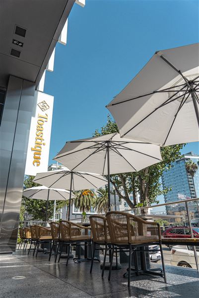 Toastique on Sunset (4/18/2025 - Credits: Zenon Samuels)