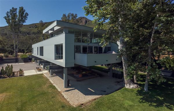 Mulholland Hwy House (4/1/2025 - Credits: Holistictherapeutic.com)