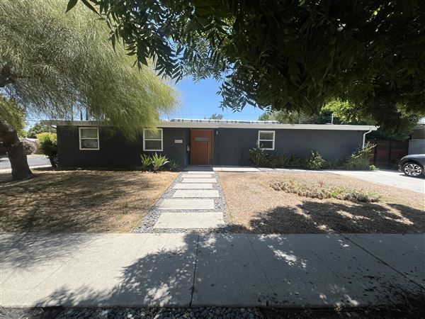 Mid-Century Single Story Home (7/16/2025 - Credits: Amanda campbell)