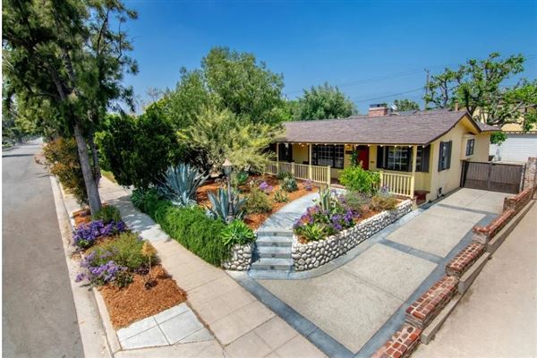 Rancho Equestrian House (9/15/2025 - Credits: submitted by: Max Dell)