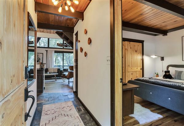 Twin Peaks Mountain Cabin (8/31/2022 - Credits: submitted by: Alex Persons)