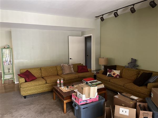 Single family home (10/1/2025 - Credits: Janet Robin)