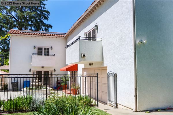 Mediterranean Spanish Villa (10/13/2025 - Credits: Home Shoot Home)