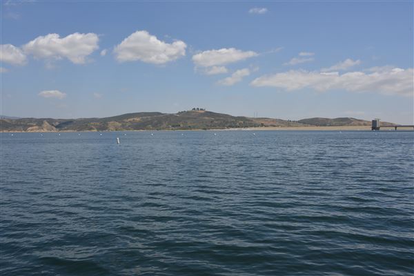 Castaic Lake State Recreation Area (SRA) - lake administered by Los Angeles County - West Ramp Lifeguard HQ Dock (5/14/2018 - Credits: Leo Fialho)