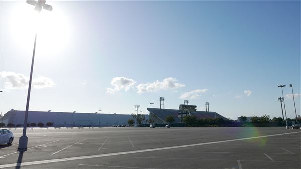Veterans Memorial Stadium - Long Beach City College - Stadium Parking Lot (5/23/2016 - Credits: Leo Fialho)