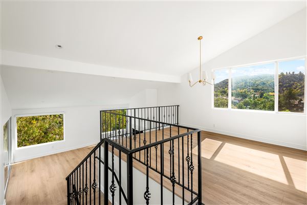 Modern Hillside Home (11/7/2025 - Credits: Cedric Benjamin and Jessica Theile)