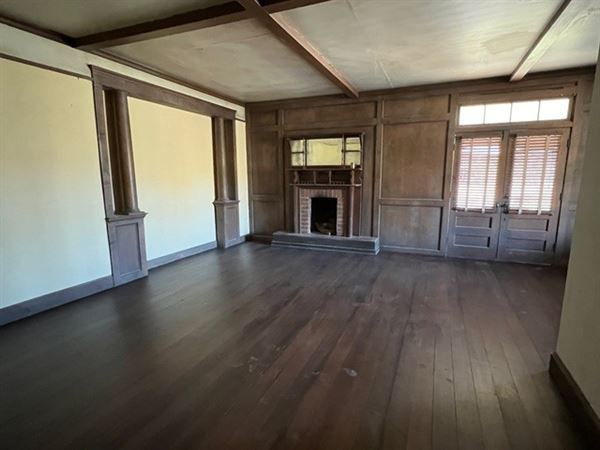 Big Sky Movie Ranch - Farmhouse (11/17/2025 - Credits: Owner)