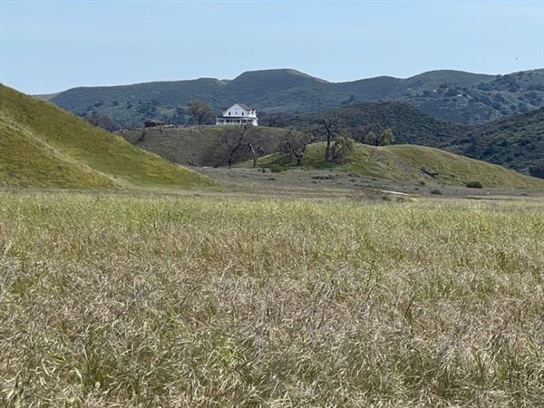 Big Sky Movie Ranch - Farmhouse (11/17/2025 - Credits: Owner)