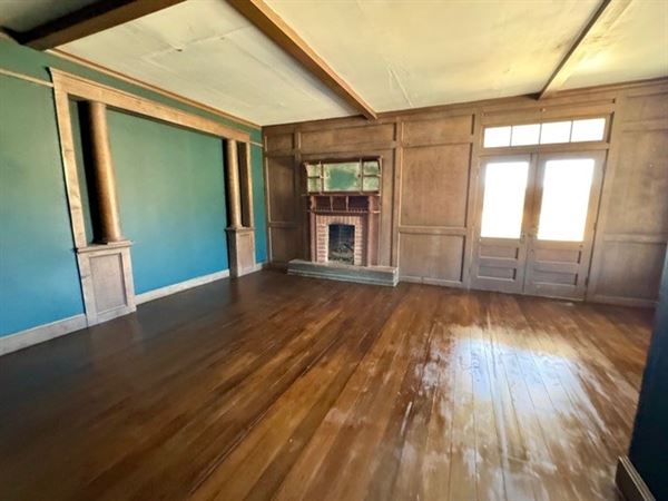 Big Sky Movie Ranch - Farmhouse (11/17/2025 - Credits: Owner)