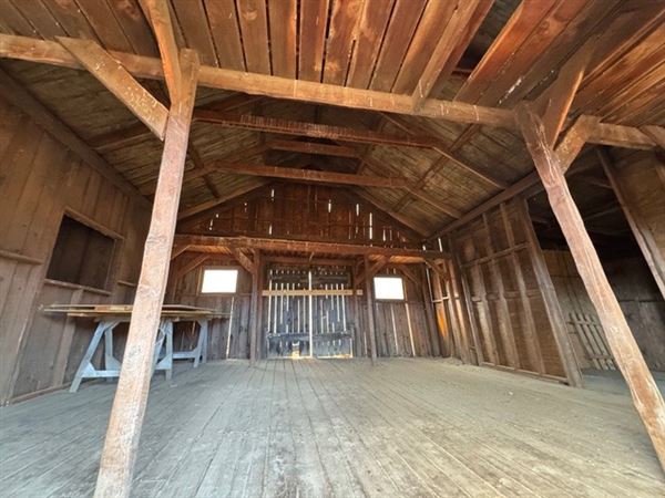 Big Sky Movie Ranch - Barns (11/17/2025 - Credits: Owner)