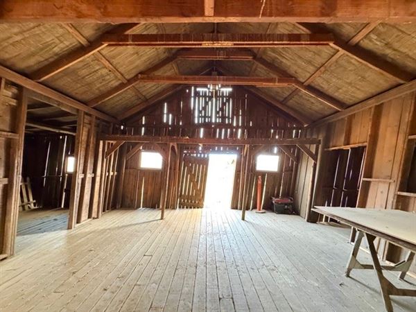 Big Sky Movie Ranch - Barns (11/17/2025 - Credits: Owner)