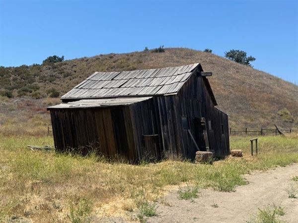 Big Sky Movie Ranch - Barns (11/17/2025 - Credits: Owner)