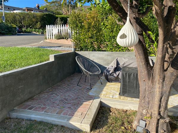 Chic Laguna Cottage (3/15/2026 - Credits: Susan Willig)