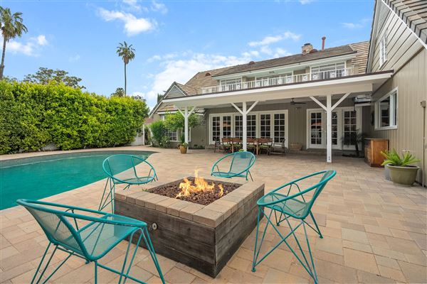 Suburban House Van Nuys (3/15/2026 - Credits: submitted by: Susan Krieg)