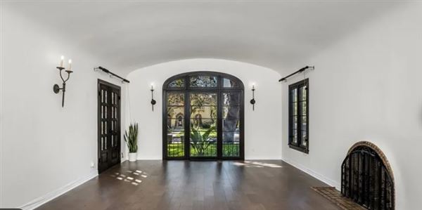 Spanish Revival Estate (4/2/2022 - Credits: Garfield Smith)