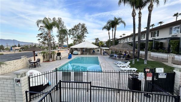 CJ's Sports Grill & Turf Club at Econo Lodge & Lake Elsinore Casino (3/29/2026 - Credits: Brandy Davis)