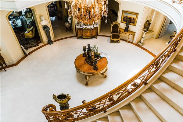 Cinematic LA Estate W/Gardens, Pool & Grand Stairs (4/5/2025 - Credits: Elegant Textiles, Inc.)