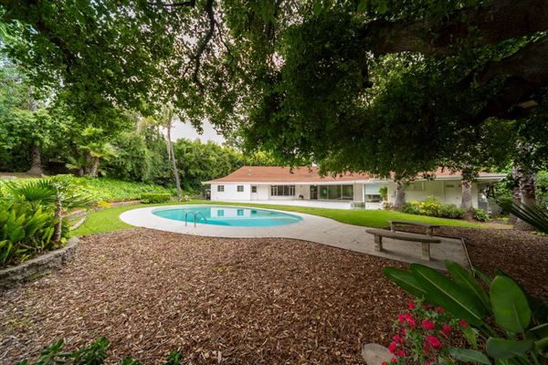 Vintage Hollywood Vibes – Secluded Palm-Lined Mid-Century Pool Oasis Wrapped In Lush Greenery – A Filmmaker’s Dream! (4/5/2025 - Credits: Elegant Textiles, Inc.)