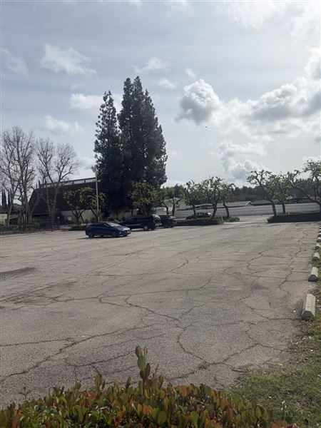 Woodland Hills Basecamp/ Crew Parking (5/8/2026 7:27:19 PM - Credits: submitted by: Shivam Dhupar)