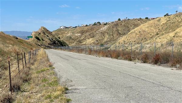 Valley Canyon Rd at Stonecrest Rd (9/9/2023 - Credits: Leo Fialho)